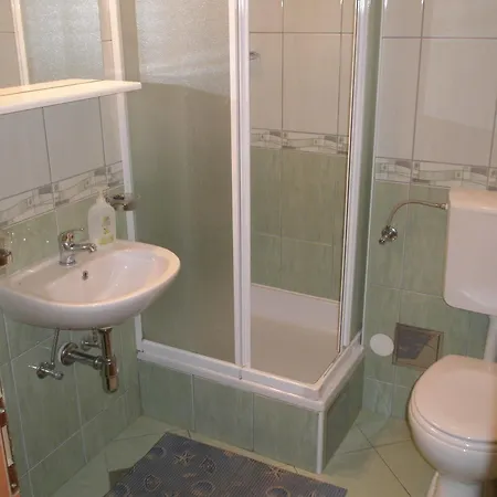 Znjan Gostinjska kuća 3*