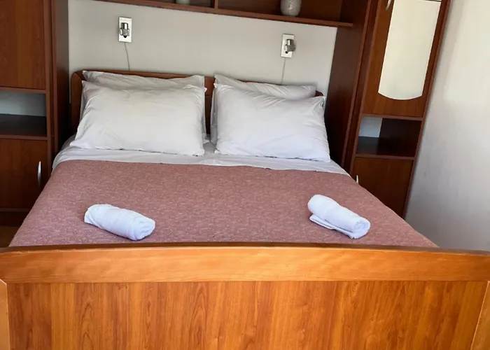 Znjan Guest house 3*